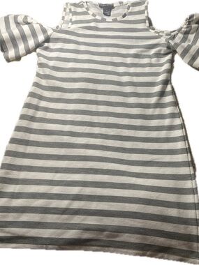 Chelsea & Theodore Striped Cold-Shoulder Knit Top - Gray & White